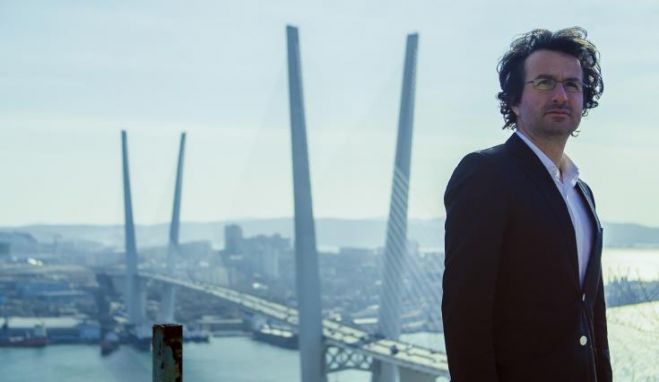 &Mu;&epsilon;&tau;ά &tau;&omicron; &mu;&omicron;&upsilon;&sigma;&iota;&kappa;ό &pi;&omicron;&rho;&tau;&rho;έ&tau;&omicron; &tau;&omicron;&upsilon; &Beta;&lambda;&alpha;&delta;&iota;&beta;&omicron;&sigma;&tau;ό&kappa;, &omicron; &Mu;ά&rho;&iota;&omicron;&sigmaf; &Iota;&omega;ά&nu;&nu;&omicron;&upsilon; &Eta;&lambda;ί&alpha; &sigma;&upsilon;&nu;&epsilon;&chi;ί&zeta;&epsilon;&iota; &sigma;&tau;&omicron; &Kappa;&iota;ό&tau;&omicron;