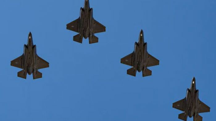 Οι ΗΠΑ κλιμακώνουν τις απειλές για επέμβαση στη Βενεζουέλα