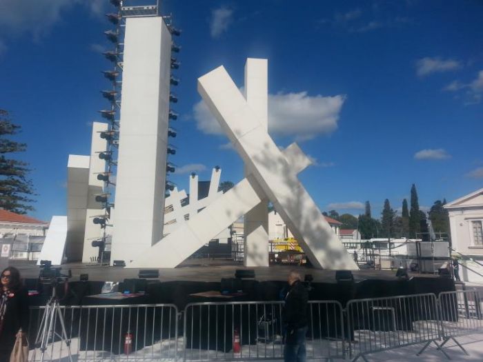 &Pi;ά&phi;&omicron;&sigmaf;2017: &Xi;&epsilon;&kappa;ί&nu;&eta;&sigma;&epsilon; &eta; &delta;&iota;&alpha;&delta;&rho;&omicron;&mu;ή &tau;&eta;&sigmaf; &Pi;ά&phi;&omicron;&upsilon; &sigma;&tau;&omicron; &chi;ώ&rho;&omicron; &kappa;&alpha;&iota; &sigma;&tau;&omicron; &chi;&rho;ό&nu;&omicron; &mu;&pi;&rho;&omicron;&sigma;&tau;ά &alpha;&pi;ό &nu;&epsilon;&omicron;&kappa;&lambda;&alpha;&sigma;&iota;&kappa;ά &kappa;&tau;ή&rho;&iota;&alpha;