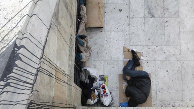 &Epsilon;&upsilon;&rho;&omega;&zeta;ώ&nu;&eta;, &omicron; &laquo;&Mu;&epsilon;&gamma;ά&lambda;&omicron;&sigmaf; &Alpha;&sigma;&theta;&epsilon;&nu;ή&sigmaf;&raquo;: &Pi;ώ&sigmaf; &tau;&alpha; &upsilon;&psi;&eta;&lambda;ά &epsilon;&pi;&iota;&tau;ό&kappa;&iota;&alpha; &laquo;&beta;&omicron;&upsilon;&lambda;&iota;ά&zeta;&omicron;&upsilon;&nu;&raquo; &tau;&alpha; &nu;&omicron;&iota;&kappa;&omicron;&kappa;&upsilon;&rho;&iota;ά &sigma;&tau;&alpha; &chi;&rho;έ&eta; &kappa;&alpha;&iota; &alpha;&nu;&omicron;ί&gamma;&omicron;&upsilon;&nu; &tau;&omicron; &delta;&rho;ό&mu;&omicron; &sigma;&epsilon; &nu;έ&alpha; &kappa;&rho;ί&sigma;&eta;