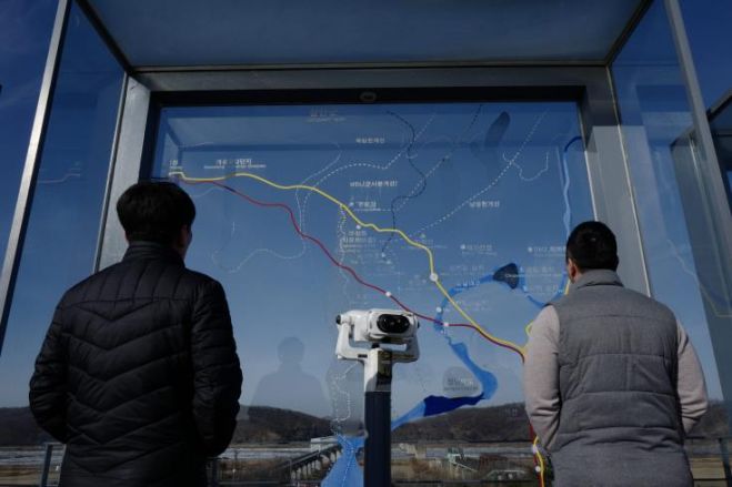 &Eta; &Kappa;ί&nu;&alpha; &sigma;&chi;&epsilon;&delta;&iota;ά&zeta;&epsilon;&iota; &nu;&alpha; &sigma;&tau;&epsilon;ί&lambda;&epsilon;&iota; &delta;&iota;&alpha;&sigma;&tau;&eta;&mu;ό&pi;&lambda;&omicron;&iota;&omicron; &sigma;&tau;&eta;&nu; &ldquo;&sigma;&kappa;&omicron;&tau;&epsilon;&iota;&nu;ή &pi;&lambda;&epsilon;&upsilon;&rho;ά&rdquo; &tau;&eta;&sigmaf; &sigma;&epsilon;&lambda;ή&nu;&eta;&sigmaf;