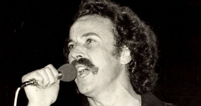 &Nu;ί&kappa;&omicron;&sigmaf; &Xi;&upsilon;&lambda;&omicron;ύ&rho;&eta;&sigmaf;: &laquo;&Gamma;&epsilon;&nu;&nu;ή&theta;&eta;&kappa;&alpha; &sigma;&tau;&omicron; &beta;&lambda;έ&phi;&alpha;&rho;&omicron; &tau;&omicron;&upsilon; &kappa;&epsilon;&rho;&alpha;&upsilon;&nu;&omicron;ύ, &sigma;&beta;ή&nu;&omega; &kappa;&upsilon;&lambda;ώ&nu;&tau;&alpha;&sigmaf; &sigma;&tau;&alpha; &nu;&epsilon;&rho;ά&raquo;&hellip;