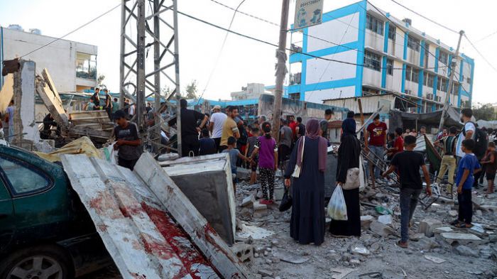 &Gamma;ά&zeta;&alpha;: &Phi;&omicron;&nu;&iota;&kappa;ό&sigmaf; &beta;&omicron;&mu;&beta;&alpha;&rho;&delta;&iota;&sigma;&mu;ό&sigmaf; &tau;&omicron;&upsilon; &Iota;&sigma;&rho;&alpha;ή&lambda; &sigma;&epsilon; &sigma;&chi;&omicron;&lambda;&epsilon;ί&omicron;, ό&pi;&omicron;&upsilon; &kappa;&alpha;&tau;έ&phi;&upsilon;&gamma;&alpha;&nu; &chi;&iota;&lambda;&iota;ά&delta;&epsilon;&sigmaf; &epsilon;&kappa;&tau;&omicron;&pi;&iota;&sigma;&mu;έ&nu;&omicron;&iota;