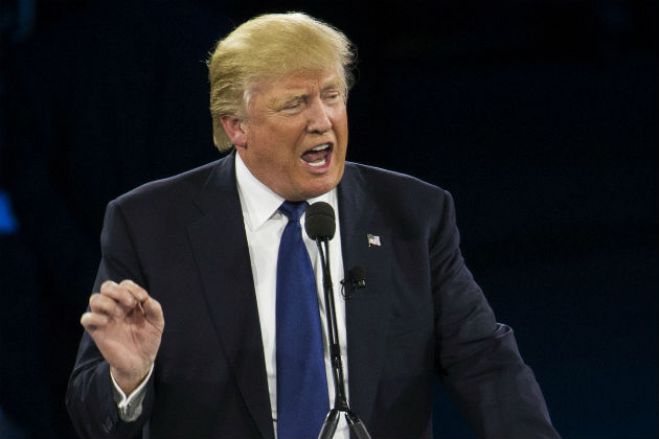 &Tau;&rho;&alpha;&mu;&pi;: &laquo;&Alpha;ύ&rho;&iota;&omicron;, &mu;&epsilon;&theta;&alpha;ύ&rho;&iota;&omicron; &omicron;&iota; &alpha;&pi;&omicron;&kappa;&alpha;&lambda;ύ&psi;&epsilon;&iota;&sigmaf;&raquo;