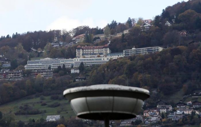 &Sigma;ύ&nu;&alpha;&xi;&eta; &epsilon;&mu;&pi;&epsilon;&iota;&rho;&omicron;&gamma;&nu;&omega;&mu;ό&nu;&omega;&nu; &mu;&epsilon; &chi;&alpha;&mu;&eta;&lambda;έ&sigmaf; &pi;&rho;&omicron;&sigma;&delta;&omicron;&kappa;ί&epsilon;&sigmaf;