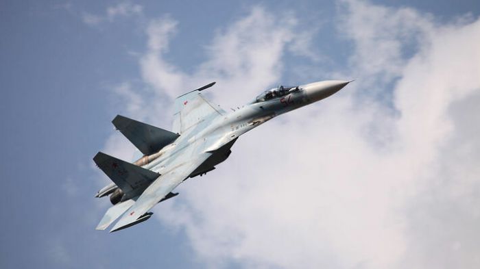 &Rho;&omega;&sigma;&iota;&kappa;ό &mu;&alpha;&chi;&eta;&tau;&iota;&kappa;ό έ&rho;&iota;&xi;&epsilon; &alpha;&mu;&epsilon;&rho;&iota;&kappa;&alpha;&nu;&iota;&kappa;ό drone &pi;ά&nu;&omega; &alpha;&pi;ό &tau;&eta; &Mu;&alpha;ύ&rho;&eta; &Theta;ά&lambda;&alpha;&sigma;&sigma;&alpha;