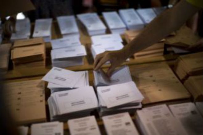 &Gamma;&iota;&alpha;&tau;ί &eta; &alpha;&kappa;&rho;&omicron;&delta;&epsilon;&xi;&iota;ά &delta;&epsilon;&nu; &pi;έ&tau;&upsilon;&chi;&epsilon; &sigma;&tau;&eta;&nu; &Iota;&sigma;&pi;&alpha;&nu;ί&alpha;