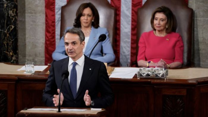 &Omicron;&mu;&iota;&lambda;ί&alpha; &Mu;&eta;&tau;&sigma;&omicron;&tau;ά&kappa;&eta; &sigma;&tau;&omicron; &Kappa;&omicron;&gamma;&kappa;&rho;έ&sigma;&omicron;: &Delta;&iota;&alpha;&pi;&iota;&sigma;&tau;&epsilon;&upsilon;&tau;ή&rho;&iota;&alpha; &pi;ί&sigma;&tau;&eta;&sigmaf; &sigma;&epsilon; &Eta;&Pi;&Alpha; &kappa;&alpha;&iota; &Nu;&Alpha;&Tau;&Omicron; &mu;&epsilon; &alpha;&nu;&iota;&sigma;&tau;ό&rho;&eta;&tau;&epsilon;&sigmaf; &kappa;&omicron;&rho;ό&nu;&epsilon;&sigmaf;