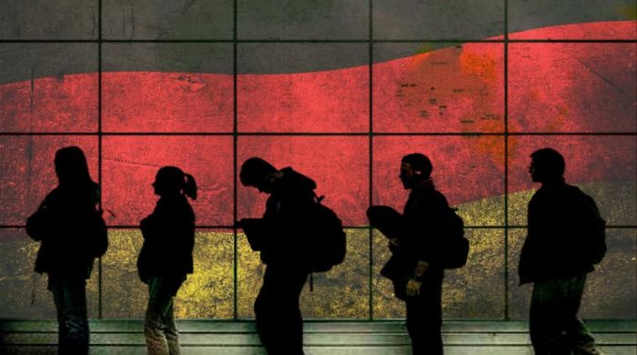 Έ&nu;&alpha;&sigmaf; &sigma;&tau;&omicron;&upsilon;&sigmaf; &pi;έ&nu;&tau;&epsilon; &Gamma;&epsilon;&rho;&mu;&alpha;&nu;&omicron;ύ&sigmaf; &epsilon;&rho;&gamma;&alpha;&zeta;ό&mu;&epsilon;&nu;&omicron;&upsilon;&sigmaf; &sigma;&epsilon; &kappa;&alpha;&theta;&epsilon;&sigma;&tau;ώ&sigmaf; &mu;&epsilon;&rho;&iota;&kappa;ή&sigmaf; &alpha;&pi;&alpha;&sigma;&chi;ό&lambda;&eta;&sigma;&eta;&sigmaf;!