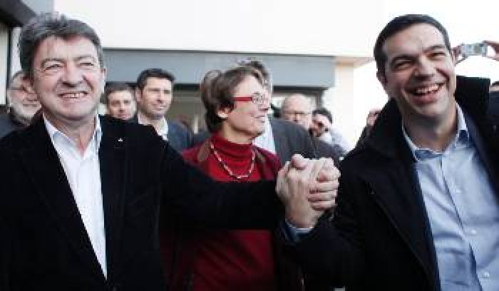 &Delta;&iota;&epsilon;&theta;&nu;ή&sigmaf; &Sigma;&omicron;&sigma;&iota;&alpha;&lambda;&delta;&eta;&mu;&omicron;&kappa;&rho;&alpha;&tau;ί&alpha; &kappa;&alpha;&iota; &Omicron;&pi;&omicron;&rho;&tau;&omicron;&upsilon;&nu;&iota;&sigma;&mu;ό&sigmaf;: &Delta;&iota;&alpha;&chi;&rho;&omicron;&nu;&iota;&kappa;ό &laquo;&xi;έ&pi;&lambda;&upsilon;&mu;&alpha;&raquo; &tau;&omega;&nu; &iota;&mu;&pi;&epsilon;&rho;&iota;&alpha;&lambda;&iota;&sigma;&tau;&iota;&kappa;ώ&nu; &epsilon;&gamma;&kappa;&lambda;&eta;&mu;ά&tau;&omega;&nu; &sigma;&epsilon; &beta;ά&rho;&omicron;&sigmaf; &tau;&omega;&nu; &lambda;&alpha;ώ&nu;