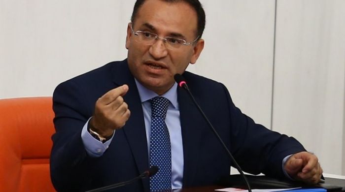 &Sigma;&tau;&iota;&sigmaf; 16 &Alpha;&pi;&rho;&iota;&lambda;ί&omicron;&upsilon; &pi;&rho;&omicron;&beta;&lambda;έ&pi;&epsilon;&tau;&alpha;&iota; &tau;&omicron; &delta;&eta;&mu;&omicron;&psi;ή&phi;&iota;&sigma;&mu;&alpha; &sigma;&tau;&eta;&nu; &Tau;&omicron;&upsilon;&rho;&kappa;ί&alpha;