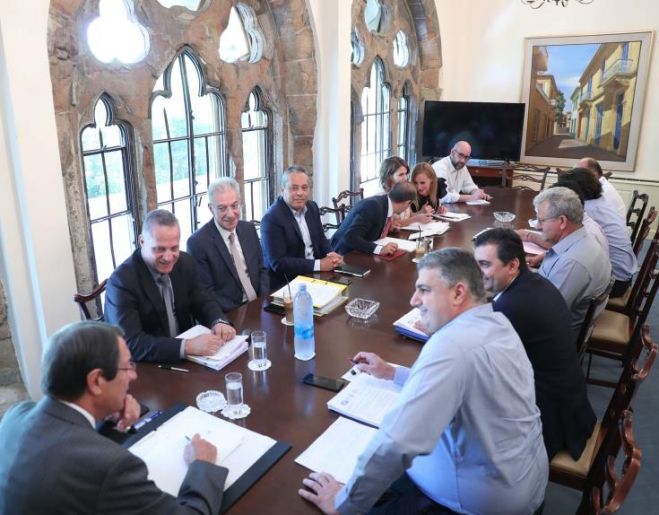 &Eta; "&lambda;ύ&pi;&eta;" &tau;&omicron;&upsilon; &upsilon;&pi;&omicron;&upsilon;&rho;&gamma;&epsilon;ί&omicron;&upsilon; &Pi;&alpha;&iota;&delta;&epsilon;ί&alpha;&sigmaf; &kappa;&alpha;&iota;... &eta; &pi;&alpha;&rho;&omicron;&iota;&mu;ί&alpha; &gamma;&iota;&alpha; &tau;&eta; &chi;&alpha;&rho;ά &tau;&eta;&sigmaf; &pi;&omicron;&upsilon;&tau;ά&nu;&alpha;&sigmaf;!