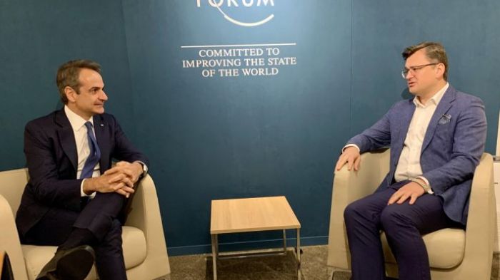 &Sigma;&upsilon;&nu;ά&nu;&tau;&eta;&sigma;&eta; &Mu;&eta;&tau;&sigma;&omicron;&tau;ά&kappa;&eta;-&Kappa;&omicron;&upsilon;&lambda;έ&mu;&pi;&alpha;: &laquo;&Pi;&epsilon;&rho;&alpha;&iota;&tau;έ&rho;&omega; &sigma;&tau;&rho;&alpha;&tau;&iota;&omega;&tau;&iota;&kappa;ή &epsilon;&nu;ί&sigma;&chi;&upsilon;&sigma;&eta;&raquo; &tau;&eta;&sigmaf; &Omicron;&upsilon;&kappa;&rho;&alpha;&nu;ί&alpha;&sigmaf; &alpha;&pi;ό &tau;&eta;&nu; &Epsilon;&lambda;&lambda;ά&delta;&alpha;