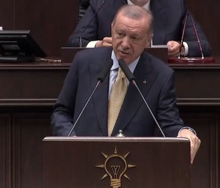 &Epsilon;&lambda;&lambda;&eta;&nu;&omicron;&tau;&omicron;&upsilon;&rho;&kappa;&iota;&kappa;ά: &Epsilon;&pi;&iota;&kappa;ί&nu;&delta;&upsilon;&nu;&omicron; &laquo;&mu;&epsilon;ί&gamma;&mu;&alpha;&raquo; &delta;&iota;&alpha;&mu;&omicron;&rho;&phi;ώ&nu;&omicron;&upsilon;&nu; &tau;&alpha; &Nu;&Alpha;&Tau;&Omicron;&iota;&kappa;ά &sigma;&chi;έ&delta;&iota;&alpha;