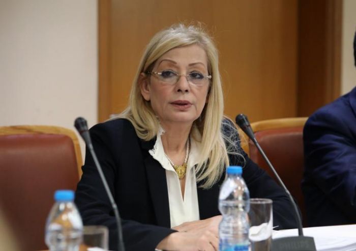 &Alpha;&iota;&mu;&iota;&lambda;&iota;&alpha;&nu;ί&delta;&omicron;&upsilon;: &Delta;ί&kappa;&tau;&upsilon; &pi;&rho;&omicron;&sigma;&tau;&alpha;&sigma;ί&alpha;&sigmaf; &epsilon;&rho;&gamma;&alpha;&zeta;&omicron;&mu;έ&nu;&omega;&nu; &kappa;&alpha;&iota; &epsilon;&upsilon;ά&lambda;&omega;&tau;&omega;&nu; ύ&psi;&omicron;&upsilon;&sigmaf; &euro;159 &epsilon;&kappa;&alpha;&tau;&omicron;&mu;&mu;&upsilon;&rho;ί&omega;&nu;