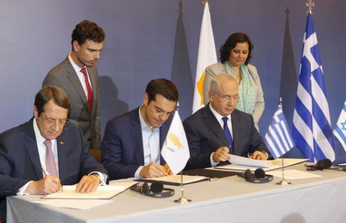 &Tau;&rho;&iota;&mu;&epsilon;&rho;ή&sigmaf;: &Sigma;&tau;&alpha; &beta;&alpha;&theta;&iota;ά &kappa;&alpha;&iota; &sigma;&epsilon; &mu;&epsilon;&gamma;ά&lambda;&omicron; &epsilon;ύ&rho;&omicron;&sigmaf; &theta;&epsilon;&mu;ά&tau;&omega;&nu;