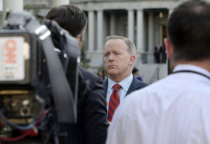 &Delta;&eta;&mu;ό&sigma;&iota;&alpha; &sigma;&upsilon;&gamma;&nu;ώ&mu;&eta; &alpha;&pi;ό &tau;&omicron;&nu; &epsilon;&kappa;&pi;&rho;ό&sigma;&omega;&pi;&omicron;&sigmaf; &tau;&omicron;&upsilon; &Lambda;&epsilon;&upsilon;&kappa;&omicron;ύ &Omicron;ί&kappa;&omicron;&upsilon;