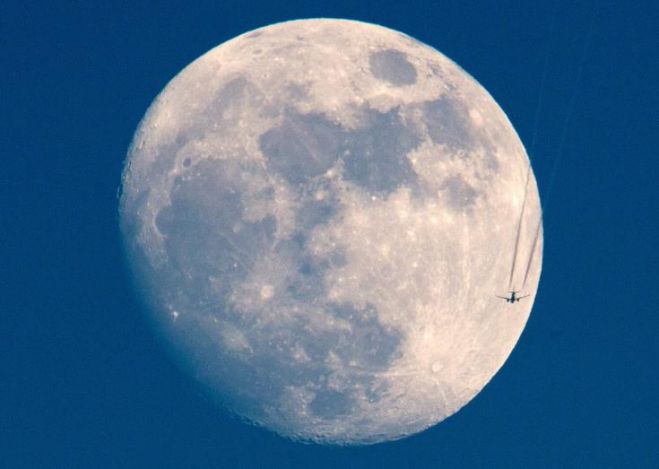 &Eta; &Iota;&nu;&delta;ί&alpha; &epsilon;&tau;&omicron;&iota;&mu;ά&zeta;&epsilon;&tau;&alpha;&iota; &gamma;&iota;&alpha; &delta;&epsilon;ύ&tau;&epsilon;&rho;&eta; &alpha;&pi;&omicron;&sigma;&tau;&omicron;&lambda;ή &sigma;&tau;&eta; &Sigma;&epsilon;&lambda;ή&nu;&eta;