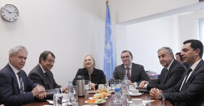 &Epsilon;&nu;ώ&pi;&iota;&omicron;&nu; &tau;&omega;&nu; &delta;ύ&omicron; &eta;&gamma;&epsilon;&tau;ώ&nu; &omicron;&iota; &epsilon;&kappa;&kappa;&rho;&epsilon;&mu;ό&tau;&eta;&tau;&epsilon;&sigmaf;