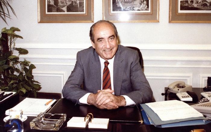 &laquo;&Delta;&iota;&kappa;&alpha;&iota;ώ&theta;&eta;&kappa;&epsilon;&raquo;, &omicron; &Kappa;&omega;&nu;&sigma;&tau;&alpha;&nu;&tau;ί&nu;&omicron;&sigmaf; &Mu;&eta;&tau;&sigma;&omicron;&tau;ά&kappa;&eta;&sigmaf;;