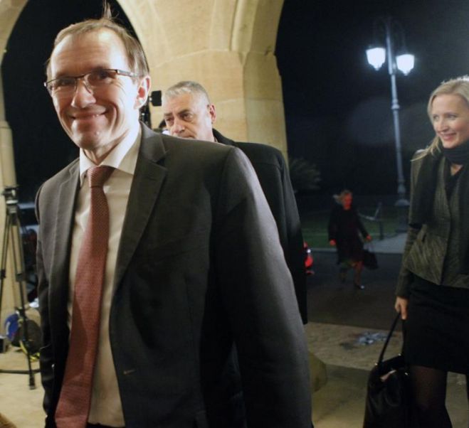 &Tau;&eta;&nu; &alpha;&pi;&omicron;&chi;ώ&rho;&eta;&sigma;&eta; &Alpha;&kappa;&iota;&nu;&tau;&zeta;ί &alpha;&pi;ό &tau;&eta; &sigma;&eta;&mu;&epsilon;&rho;&iota;&nu;ή &sigma;&upsilon;&nu;ά&nu;&tau;&eta;&sigma;&eta; &pi;&alpha;&rho;&alpha;&delta;έ&chi;&tau;&eta;&kappa;&epsilon; &omicron; Έ&iota;&nu;&tau;&epsilon; (UPD)