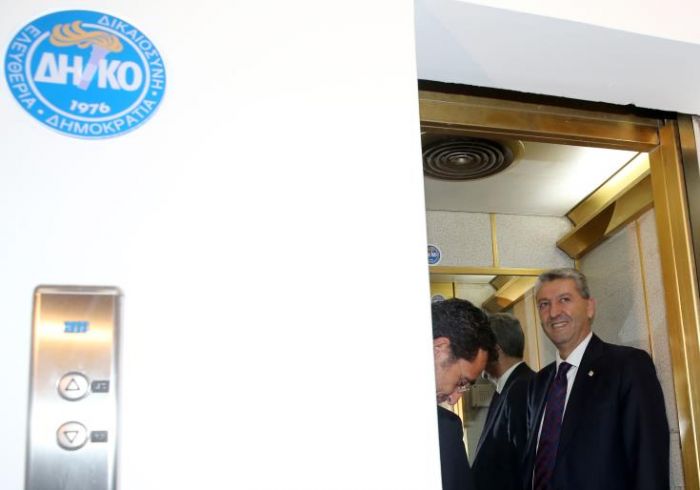 &Upsilon;&pi;ά&rho;&chi;&omicron;&upsilon;&nu; &pi;&rho;&omicron;&omicron;&pi;&tau;&iota;&kappa;έ&sigmaf; &sigma;&upsilon;&nu;&epsilon;&rho;&gamma;&alpha;&sigma;ί&epsilon;&sigmaf;, &delta;&eta;&lambda;ώ&nu;&epsilon;&iota; &omicron; &Gamma;&iota;ώ&rho;&gamma;&omicron;&sigmaf; &Lambda;&iota;&lambda;&lambda;ή&kappa;&alpha;&sigmaf;