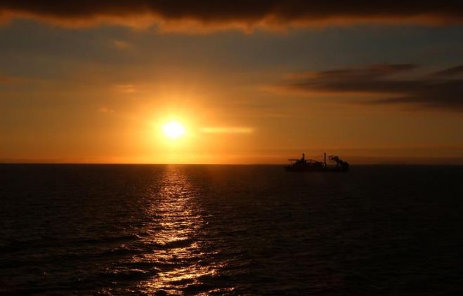 &Alpha;&pi;ό&psi;&epsilon; &eta; &mu;&epsilon;&gamma;&alpha;&lambda;ύ&tau;&epsilon;&rho;&eta; &nu;ύ&chi;&tau;&alpha; &tau;&omicron;&upsilon; &chi;&rho;ό&nu;&omicron;&upsilon;