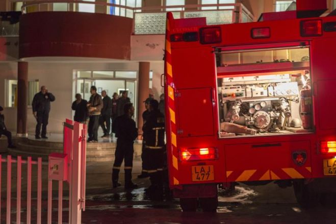 Έ&nu;&alpha;&sigmaf; &nu;&epsilon;&kappa;&rho;ό&sigmaf; &kappa;&alpha;&iota; 17 &mu;&epsilon; &alpha;&nu;&alpha;&pi;&nu;&epsilon;&upsilon;&sigma;&tau;&iota;&kappa;ά &pi;&rho;&omicron;&beta;&lambda;ή&mu;&alpha;&tau;&alpha; &mu;&epsilon;&tau;ά &alpha;&pi;ό &pi;&upsilon;&rho;&kappa;&alpha;&gamma;&iota;ά