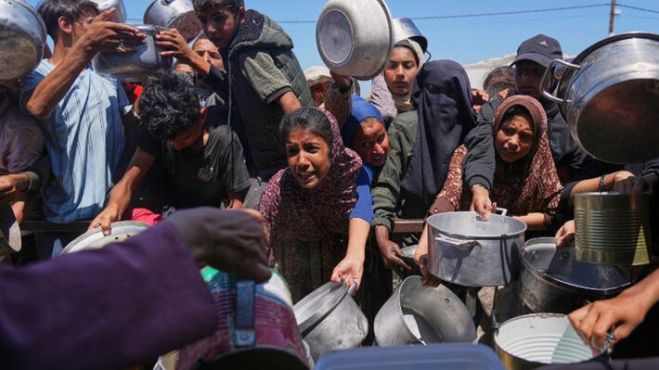 &Gamma;ά&zeta;&alpha;: &Pi;ά&nu;&omega; &alpha;&pi;ό 70 &nu;&epsilon;&kappa;&rho;&omicron;ί &Pi;&alpha;&lambda;&alpha;&iota;&sigma;&tau;ί&nu;&iota;&omicron;&iota; &chi;&theta;&epsilon;&sigmaf; &alpha;&pi;ό &tau;&iota;&sigmaf; &epsilon;&pi;&iota;&theta;έ&sigma;&epsilon;&iota;&sigmaf; &tau;&omicron;&upsilon; &kappa;&rho;ά&tau;&omicron;&upsilon;&sigmaf; - &delta;&omicron;&lambda;&omicron;&phi;ό&nu;&omicron;&upsilon; &tau;&omicron;&upsilon; &Iota;&sigma;&rho;&alpha;ή&lambda;