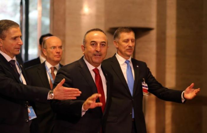 &Epsilon;ά&nu; &omicron;&iota; &Epsilon;&lambda;&lambda;&eta;&nu;&omicron;&kappa;ύ&pi;&rho;&iota;&omicron;&iota; &delta;&epsilon;&nu; &theta;έ&lambda;&omicron;&upsilon;&nu; &lambda;ύ&sigma;&eta;, &theta;&alpha; &delta;&omicron;ύ&mu;&epsilon; ά&lambda;&lambda;&epsilon;&sigmaf; &epsilon;&nu;&alpha;&lambda;&lambda;&alpha;&kappa;&tau;&iota;&kappa;έ&sigmaf;