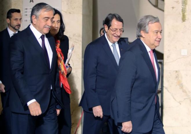 Έ&rho;&chi;&epsilon;&tau;&alpha;&iota; (;) &eta; &lambda;ύ&sigma;&eta; -&tau;&omicron;&upsilon; &Kappa;&upsilon;&pi;&rho;&iota;&alpha;&kappa;&omicron;ύ-... &kappa;&alpha;&tau;&alpha;&lambda;ά&beta;&epsilon;&tau;&epsilon; &tau;&omicron;!