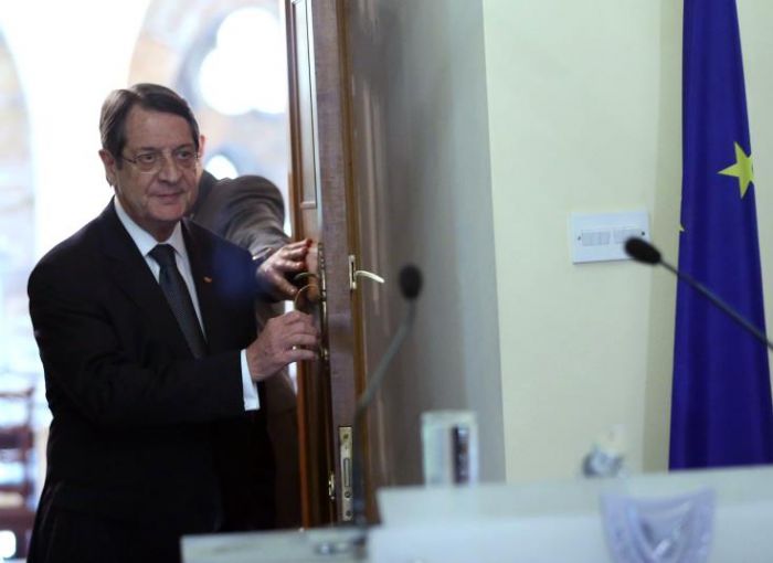 &Nu;&alpha; &epsilon;&gamma;&kappa;&alpha;&tau;&alpha;&lambda;&epsilon;ί&psi;&epsilon;&iota; &tau;&iota;&sigmaf; &alpha;&iota;&tau;&iota;ά&sigma;&epsilon;&iota;&sigmaf; &kappa;&alpha;&iota; &nu;&alpha; &pi;&rho;&omicron;&sigma;έ&lambda;&theta;&epsilon;&iota; ά&mu;&epsilon;&sigma;&alpha; &gamma;&iota;&alpha; &sigma;&upsilon;&nu;έ&chi;&iota;&sigma;&eta; &tau;&omicron;&upsilon; &delta;&iota;&alpha;&lambda;ό&gamma;&omicron;&upsilon;