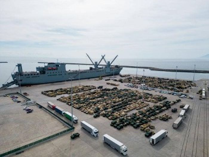 &Epsilon;&lambda;&lambda;ά&delta;&alpha;: &laquo;&Mu;&pi;&omicron;ύ&kappa;&omega;&sigma;&epsilon;&raquo; &alpha;&pi;ό &pi;&omicron;&lambda;&epsilon;&mu;&iota;&kappa;ό &upsilon;&lambda;&iota;&kappa;ό &eta; &Alpha;&lambda;&epsilon;&xi;&alpha;&nu;&delta;&rho;&omicron;ύ&pi;&omicron;&lambda;&eta;