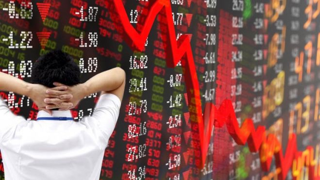 &Delta;έ&kappa;&alpha; &chi;&rho;ό&nu;&iota;&alpha; &alpha;&pi;ό &tau;&eta;&nu; &omicron;&iota;&kappa;&omicron;&nu;&omicron;&mu;&iota;&kappa;ή &kappa;&rho;ί&sigma;&eta; &kappa;&alpha;&iota; &omicron;&iota; &sigma;&upsilon;&mu;&pi;&lambda;&eta;&gamma;ά&delta;&epsilon;&sigmaf; &tau;&eta;&sigmaf;