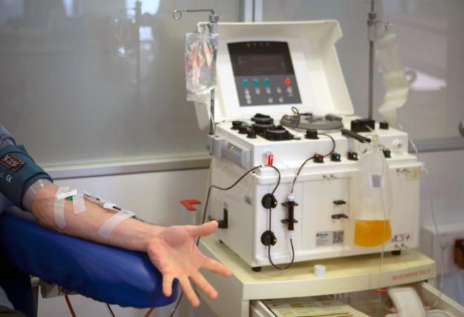 Μόσχα: Διαπιστώνεται βελτίωση σε ασθενείς COVID-19 από μετάγγιση πλάσματος από ιαθέντες