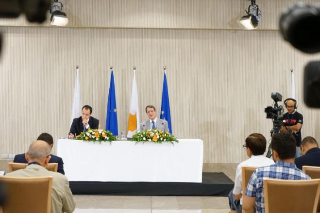 &Omicron;&iota; &Tau;/&kappa; &pi;&rho;έ&pi;&epsilon;&iota; &nu;&alpha; &alpha;&pi;&omicron;&phi;&alpha;&sigma;ί&sigma;&omicron;&upsilon;&nu; &nu;&alpha; &alpha;&pi;&omicron;&kappa;ό&psi;&omicron;&upsilon;&nu; &tau;&omicron; &omicron;&mu;&phi;ά&lambda;&iota;&omicron; &lambda;ώ&rho;&omicron; &mu;&epsilon; &tau;&eta;&nu; &Tau;&omicron;&upsilon;&rho;&kappa;ί&alpha;