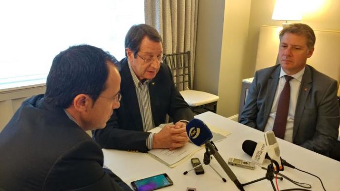 &Eta; &epsilon;/&kappa; &pi;&lambda;&epsilon;&upsilon;&rho;ά έ&tau;&omicron;&iota;&mu;&eta; &nu;&alpha; &delta;&iota;&alpha;&pi;&rho;&alpha;&gamma;&mu;&alpha;&tau;&epsilon;&upsilon;&tau;&epsilon;ί &sigma;&tau;&alpha; &pi;&lambda;&alpha;ί&sigma;&iota;&alpha; &tau;&omega;&nu; &pi;&alpha;&rho;&alpha;&mu;έ&tau;&rho;&omega;&nu; &Gamma;&kappa;&omicron;&upsilon;&tau;έ&rho;&epsilon;&sigmaf;