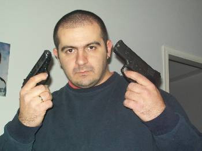 &Epsilon;&lambda;&lambda;ά&delta;&alpha;: &Pi;&rho;&omicron;&kappa;&lambda;&eta;&tau;&iota;&kappa;ή &alpha;&pi;&omicron;&phi;&upsilon;&lambda;ά&kappa;&iota;&sigma;&eta; &tau;&omicron;&upsilon; &nu;&alpha;&zeta;&iota;&sigma;&tau;ή &epsilon;&gamma;&kappa;&lambda;&eta;&mu;&alpha;&tau;ί&alpha; &Pi;&alpha;&tau;έ&lambda;&eta;