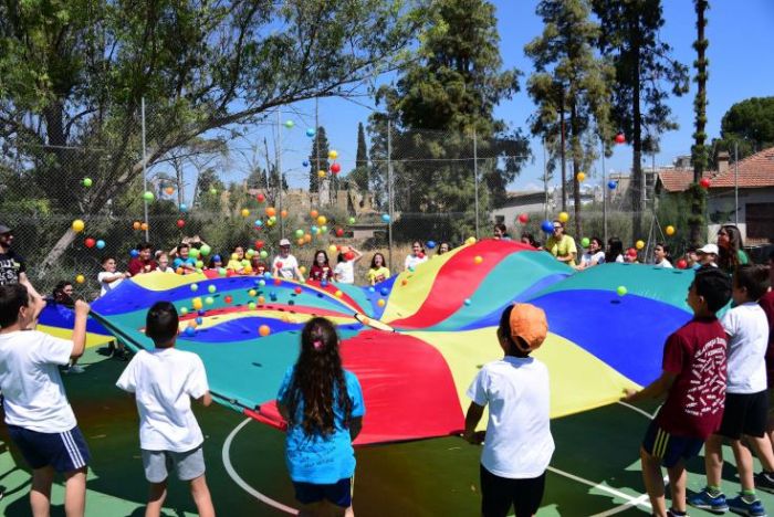 &Epsilon;/&kappa; &kappa;&alpha;&iota; &Tau;/&kappa; &epsilon;&kappa;&pi;&alpha;&iota;&delta;&epsilon;&upsilon;&tau;&iota;&kappa;&omicron;ί &kappa;&alpha;&iota; &alpha;&kappa;&tau;&iota;&beta;&iota;&sigma;&tau;έ&sigmaf; &mu;&omicron;&iota;&rho;ά&zeta;&omicron;&nu;&tau;&alpha;&iota; &tau;&omicron; ό&rho;&alpha;&mu;&alpha; &gamma;&iota;&alpha; &tau;&eta;&nu; &omicron;&iota;&kappa;&omicron;&delta;ό&mu;&eta;&sigma;&eta; &tau;&eta;&sigmaf; &epsilon;&iota;&rho;ή&nu;&eta;&sigmaf; &sigma;&tau;&eta;&nu; &Kappa;ύ&pi;&rho;&omicron;