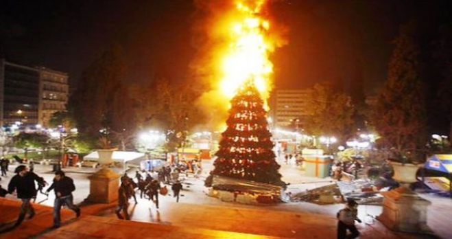 &Eta; &delta;&omicron;&lambda;&omicron;&phi;&omicron;&nu;ί&alpha;, &tau;&omicron; &laquo;&alpha;&sigma;ύ&nu;&tau;&alpha;&kappa;&tau;&omicron; &pi;&lambda;ή&theta;&omicron;&sigmaf;&raquo; &kappa;&iota; o &Delta;&epsilon;&kappa;έ&mu;&beta;&rho;&eta;&sigmaf; &tau;&omicron;&upsilon; 2008...