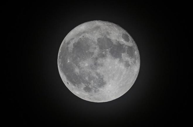 &Mu;&epsilon; &mu;&iota;&alpha; &sigma;&omicron;ύ&pi;&epsilon;&rho;- &Sigma;&epsilon;&lambda;ή&nu;&eta; &sigma;&tau;&iota;&sigmaf; 2 &Iota;&alpha;&nu;&omicron;&upsilon;&alpha;&rho;ί&omicron;&upsilon; &kappa;&alpha;&iota; &pi;&epsilon;&phi;&tau;&alpha;&sigma;&tau;έ&rho;&iota;&alpha; &xi;&epsilon;&kappa;&iota;&nu;ά &tau;&omicron; 2018