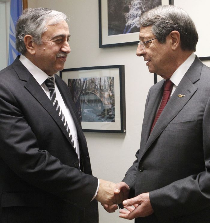 &Mu;&epsilon; &lambda;&iota;&gamma;&omicron;&sigma;&tau;έ&sigmaf; &epsilon;&lambda;&pi;ί&delta;&epsilon;&sigmaf; &epsilon;&pi;&iota;&tau;&upsilon;&chi;ί&alpha;&sigmaf; &sigma;&tau;&eta; &Gamma;&epsilon;&nu;&epsilon;ύ&eta;