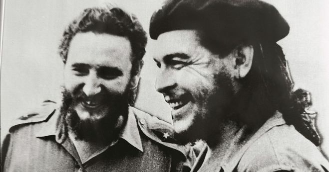 2 &Delta;&epsilon;&kappa;&epsilon;&mu;&beta;&rho;ί&omicron;&upsilon; 1956: &Kappa;ά&sigma;&tau;&rho;&omicron; &kappa;&alpha;&iota; &Gamma;&kappa;&epsilon;&beta;ά&rho;&alpha; &alpha;&pi;&omicron;&beta;&iota;&beta;ά&zeta;&omicron;&nu;&tau;&alpha;&iota; &sigma;&tau;&eta;&nu; &Kappa;&omicron;ύ&beta;&alpha; &mu;&epsilon; &tau;&omicron; &laquo;&Gamma;&kappa;&rho;ά&nu;&mu;&alpha;&raquo;