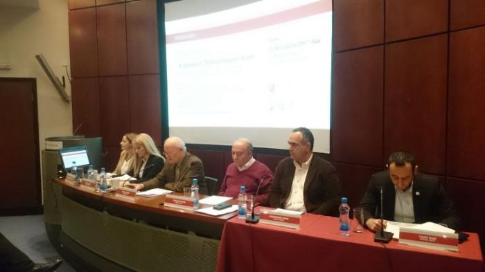 &Omicron;&iota; &theta;έ&sigma;&epsilon;&iota;&sigmaf; &tau;&omega;&nu; &pi;έ&nu;&tau;&epsilon; &beta;&alpha;&sigma;&iota;&kappa;ώ&nu; &upsilon;&pi;&omicron;&psi;&eta;&phi;ί&omega;&nu; -&sigma;&tau;&iota;&sigmaf; &pi;&rho;&omicron;&epsilon;&delta;&rho;&iota;&kappa;έ&sigmaf; &epsilon;&kappa;&lambda;&omicron;&gamma;έ&sigmaf;- &sigma;&tau;&omicron; &Kappa;&upsilon;&pi;&rho;&iota;&alpha;&kappa;ό