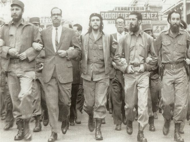 2 &Delta;&epsilon;&kappa;&epsilon;&mu;&beta;&rho;ί&omicron;&upsilon; 1956: &Kappa;ά&sigma;&tau;&rho;&omicron; &kappa;&alpha;&iota; &Gamma;&kappa;&epsilon;&beta;ά&rho;&alpha; &alpha;&pi;&omicron;&beta;&iota;&beta;ά&zeta;&omicron;&nu;&tau;&alpha;&iota; &sigma;&tau;&eta;&nu; &Kappa;&omicron;ύ&beta;&alpha; &mu;&epsilon; &tau;&omicron; &laquo;&Gamma;&kappa;&rho;ά&nu;&mu;&alpha;&raquo;