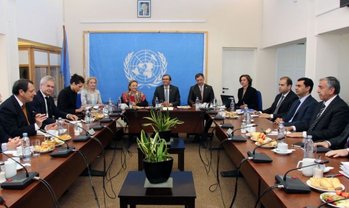 &Epsilon;&rho;&omega;&tau;&eta;&mu;&alpha;&tau;&iota;&kappa;ά &kappa;&alpha;&iota; &pi;&rho;&omicron;&beta;&lambda;&eta;&mu;&alpha;&tau;&iota;&sigma;&mu;ό&sigmaf; &alpha;&pi;ό &tau;&eta; &sigma;ύ&nu;&theta;&epsilon;&sigma;&eta; &tau;&eta;&sigmaf; &delta;&iota;ά&sigma;&kappa;&epsilon;&psi;&eta;&sigmaf; &tau;&eta;&sigmaf; &Gamma;&epsilon;&nu;&epsilon;ύ&eta;&sigmaf;