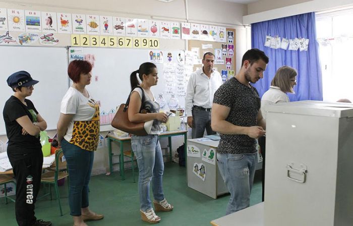 550.593 &omicron;&iota; &epsilon;&kappa;&lambda;&omicron;&gamma;&epsilon;ί&sigmaf; &mu;&epsilon; &delta;&iota;&kappa;&alpha;ί&omega;&mu;&alpha; &psi;ή&phi;&omicron;&upsilon; &sigma;&tau;&iota;&sigmaf; &pi;&rho;&omicron;&epsilon;&delta;&rho;&iota;&kappa;έ&sigmaf; &epsilon;&kappa;&lambda;&omicron;&gamma;έ&sigmaf;