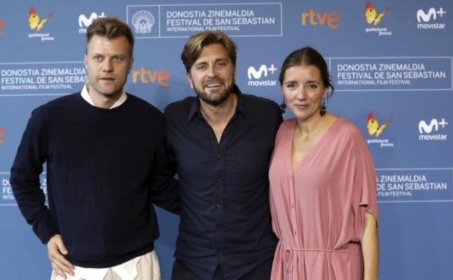 &Sigma;ά&rho;&omega;&sigma;&epsilon; &tau;&alpha; &beta;&rho;&alpha;&beta;&epsilon;ί&alpha; &eta; &sigma;&omicron;&upsilon;&eta;&delta;&iota;&kappa;ή &tau;&alpha;&iota;&nu;ί&alpha; &laquo;&Tau;&omicron; &tau;&epsilon;&tau;&rho;ά&gamma;&omega;&nu;&omicron;&raquo;, &tau;&omicron;&upsilon; &Rho;&omicron;ύ&mu;&pi;&epsilon;&nu; Έ&sigma;&tau;&lambda;&alpha;&nu;&tau;