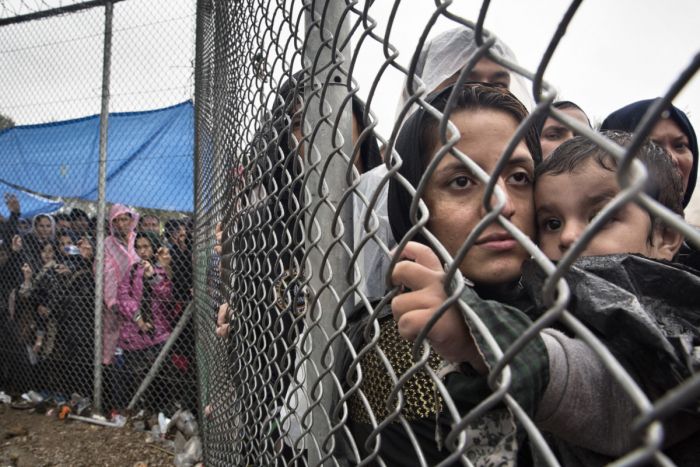 &Epsilon;&gamma;&kappa;&lambda;&epsilon;&iota;&sigma;&mu;ό&sigmaf; &pi;&rho;&omicron;&sigma;&phi;ύ&gamma;&omega;&nu; &sigma;&epsilon;... &sigma;&tau;&rho;&alpha;&tau;ώ&nu;&epsilon;&sigmaf;!