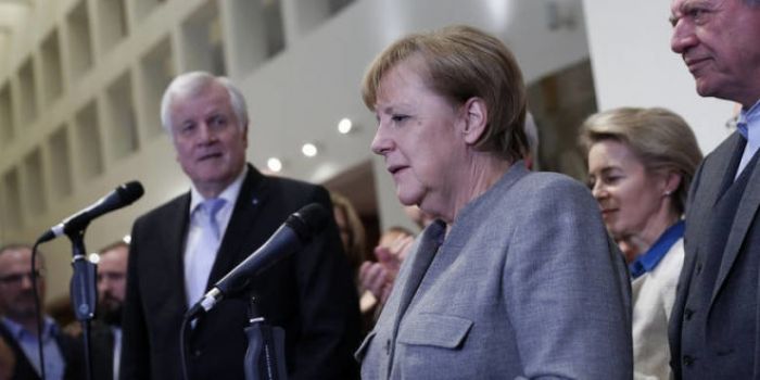 &Gamma;&epsilon;&rho;&mu;&alpha;&nu;ί&alpha;: &Omicron;&iota; &pi;&rho;&omicron;&tau;&epsilon;&rho;&alpha;&iota;ό&tau;&eta;&tau;&epsilon;&sigmaf; &tau;&omicron;&upsilon; &kappa;&epsilon;&phi;&alpha;&lambda;&alpha;ί&omicron;&upsilon; &omicron;&delta;&eta;&gamma;&omicron;ύ&nu; &tau;&iota;&sigmaf; &epsilon;&xi;&epsilon;&lambda;ί&xi;&epsilon;&iota;&sigmaf;